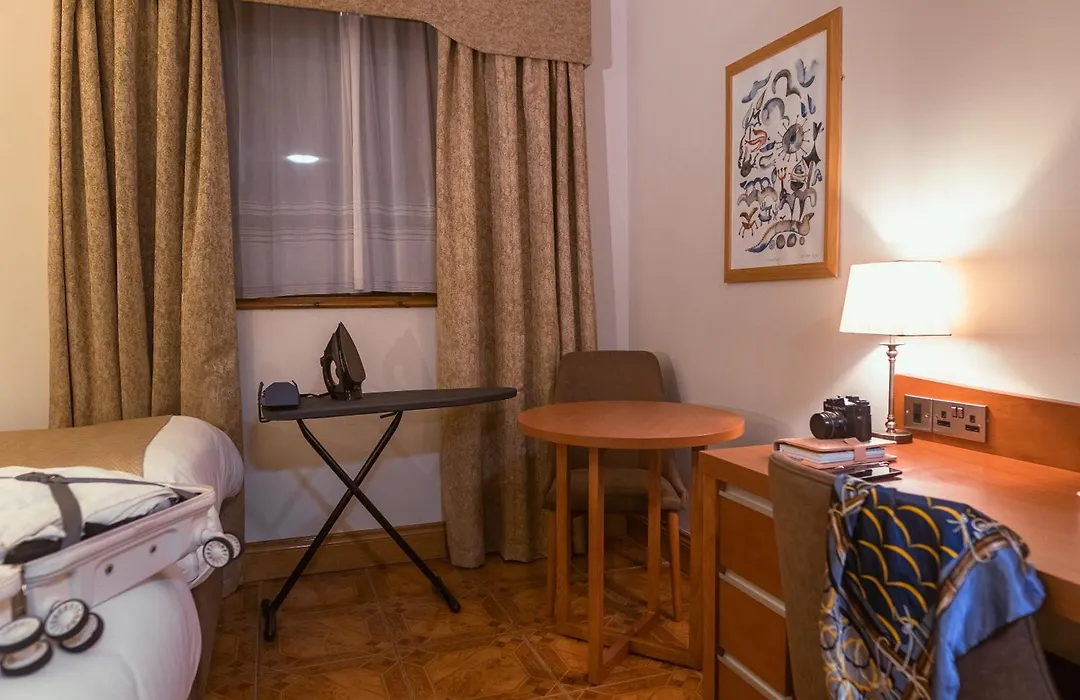 Uppercross House Hotel-1